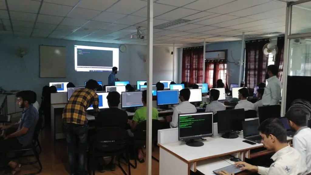 AITM Campus Computer Lab
